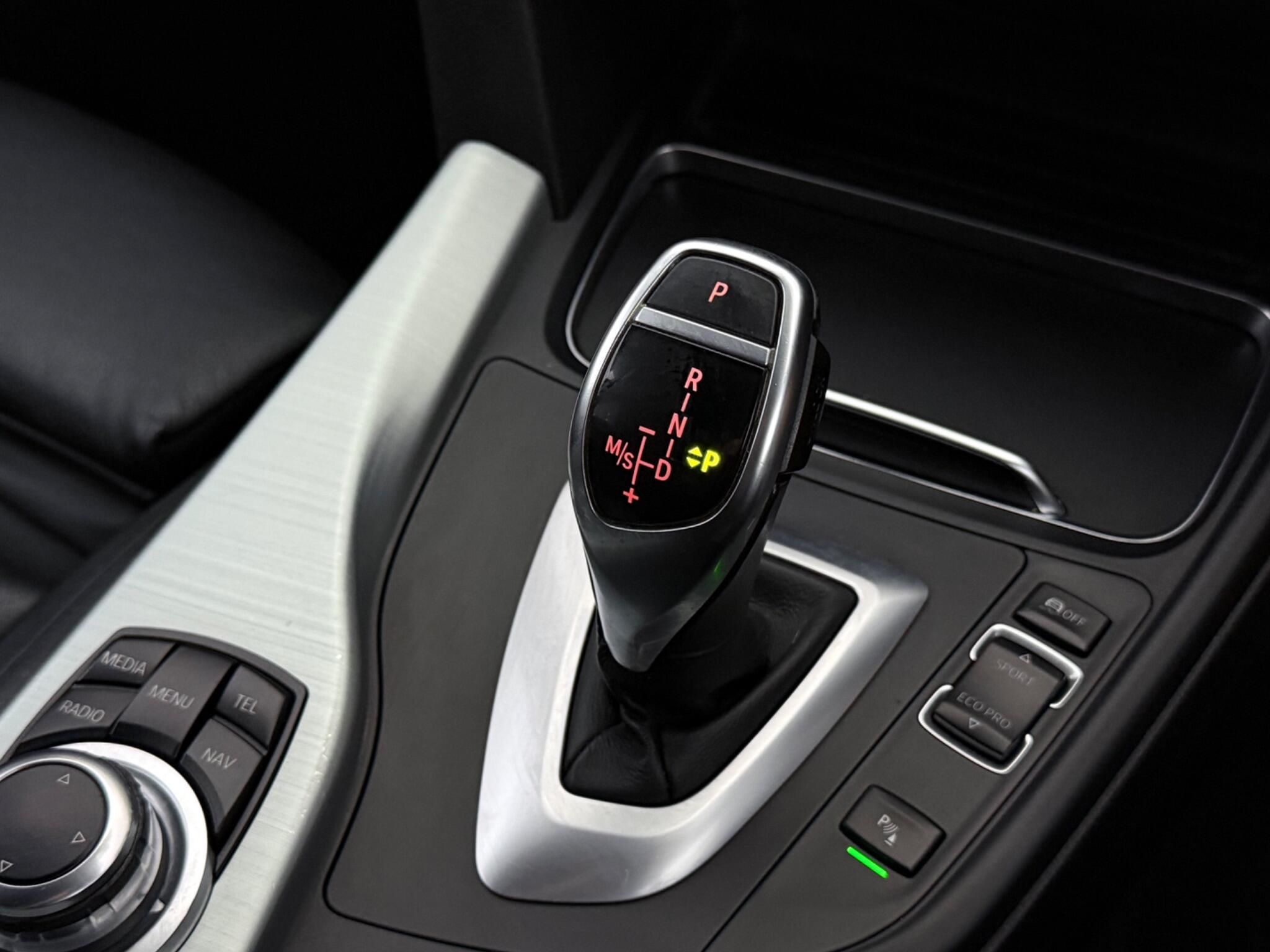BMW 3 Series view 20