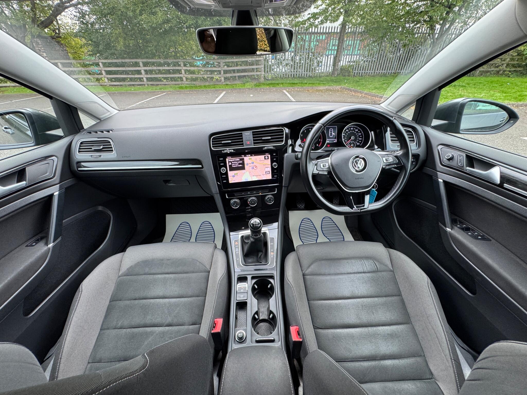 Volkswagen Golf view 28