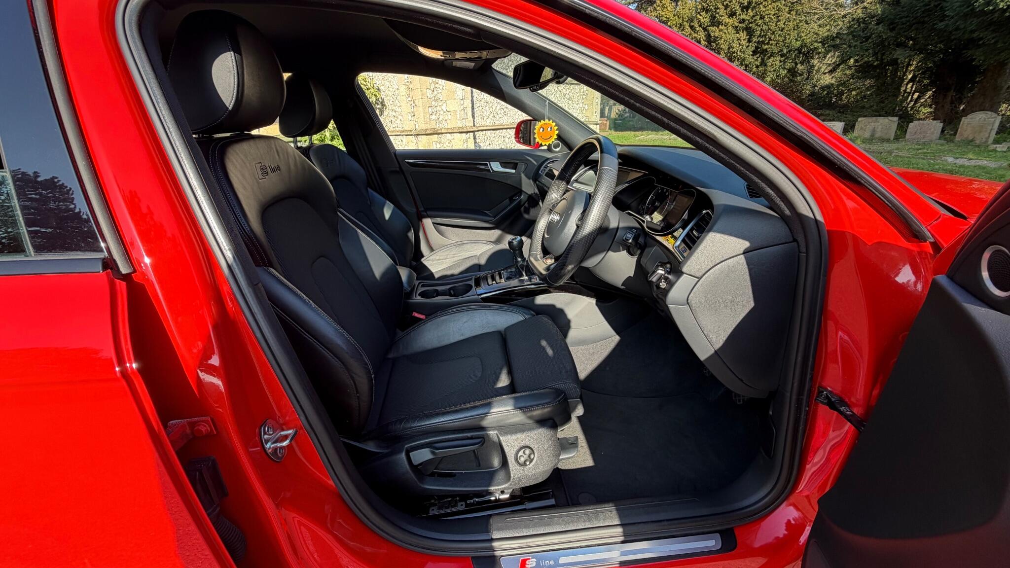 Audi A4 view 28