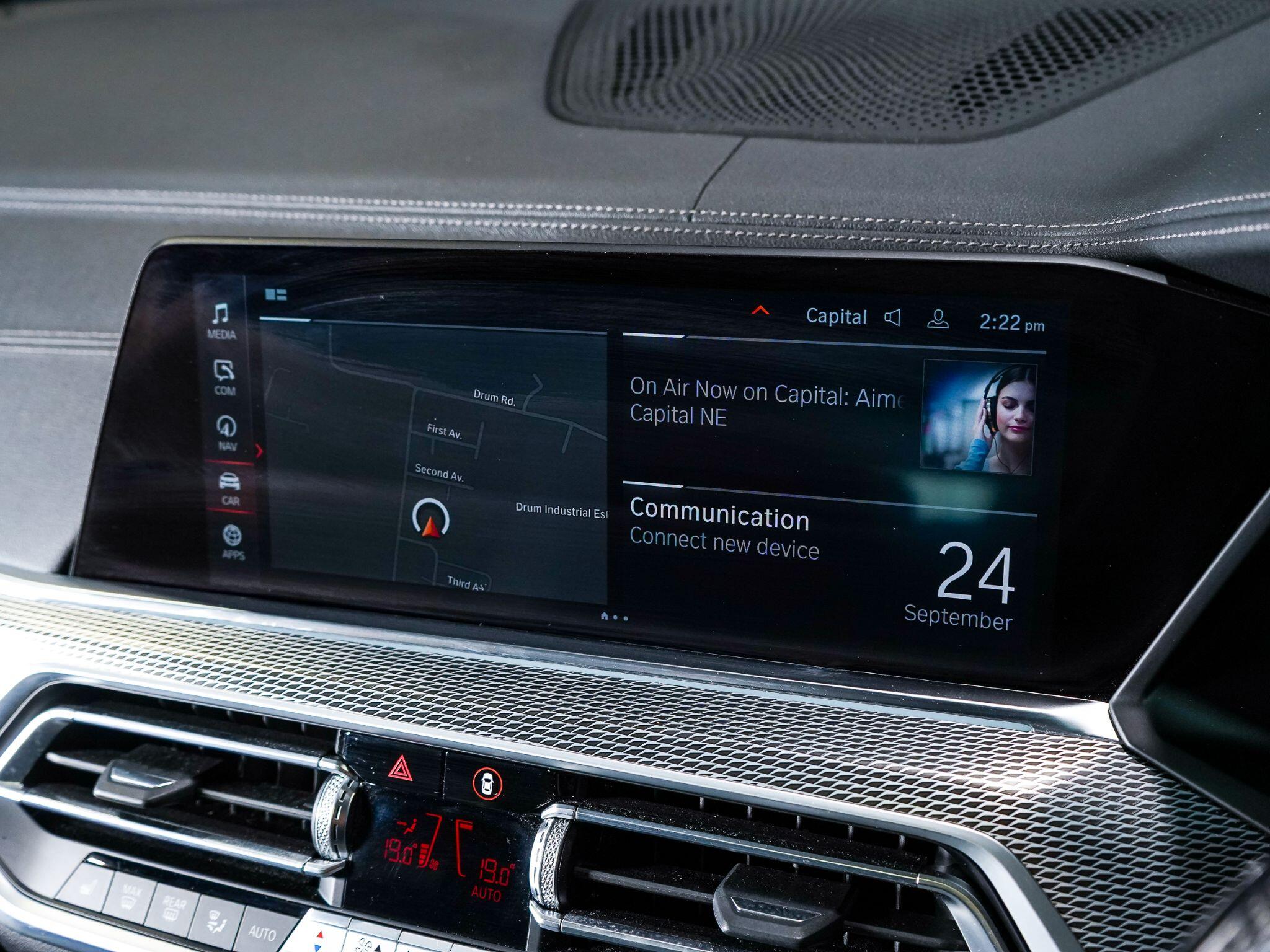 BMW X6 view 26