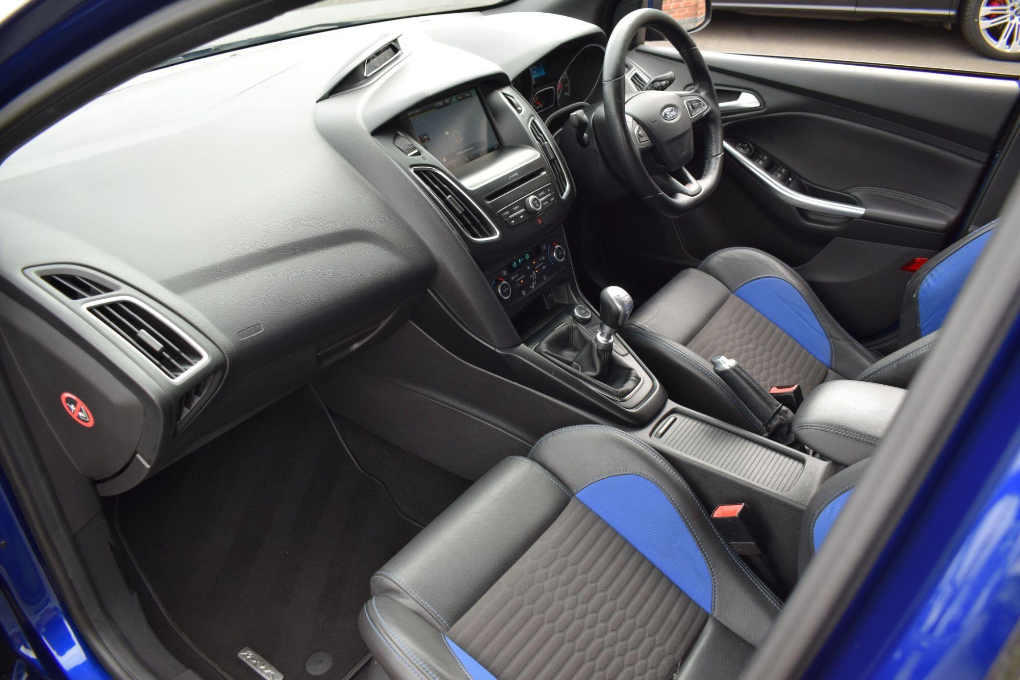 Ford Focus view 34