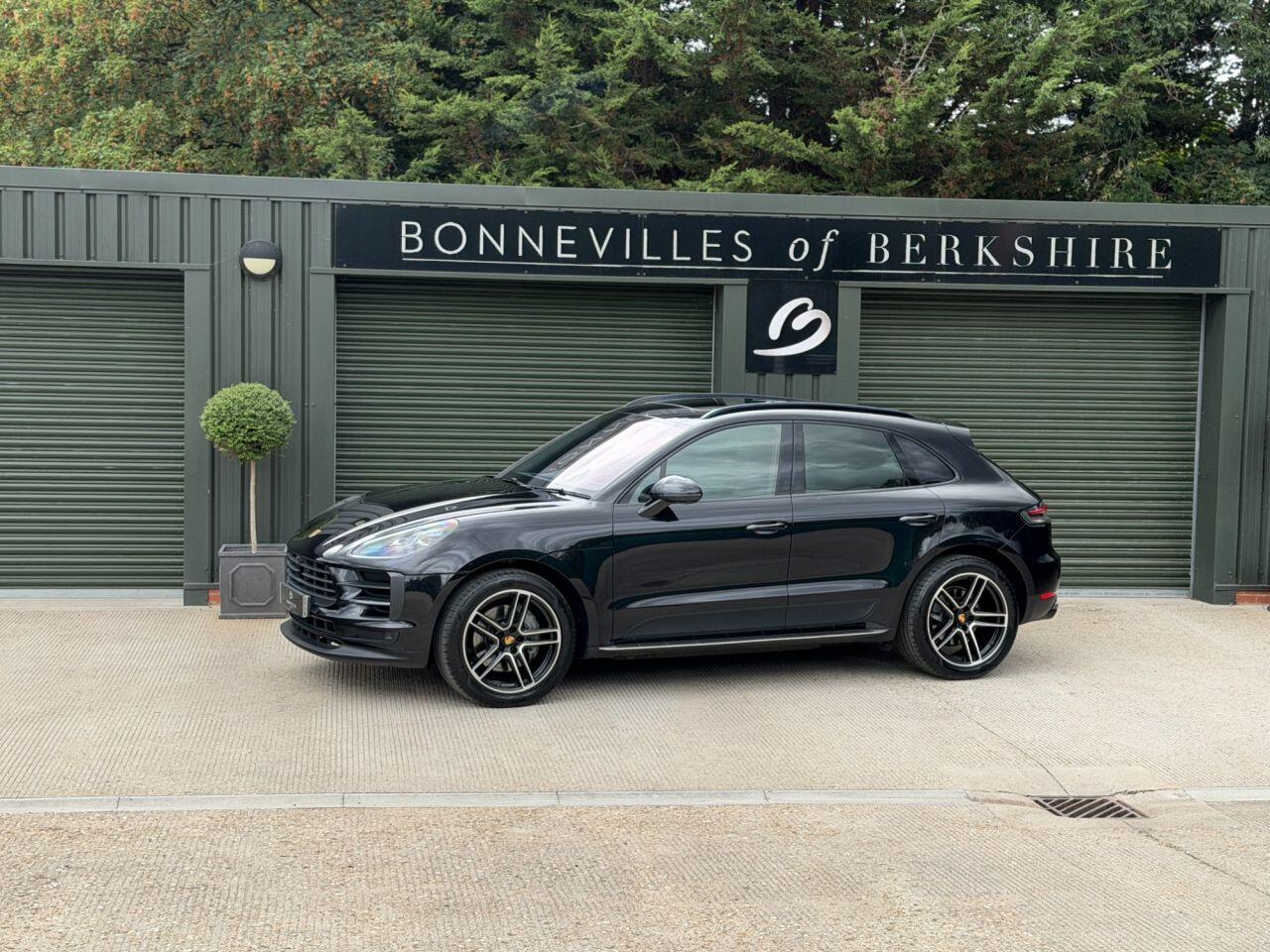Porsche Macan view 6