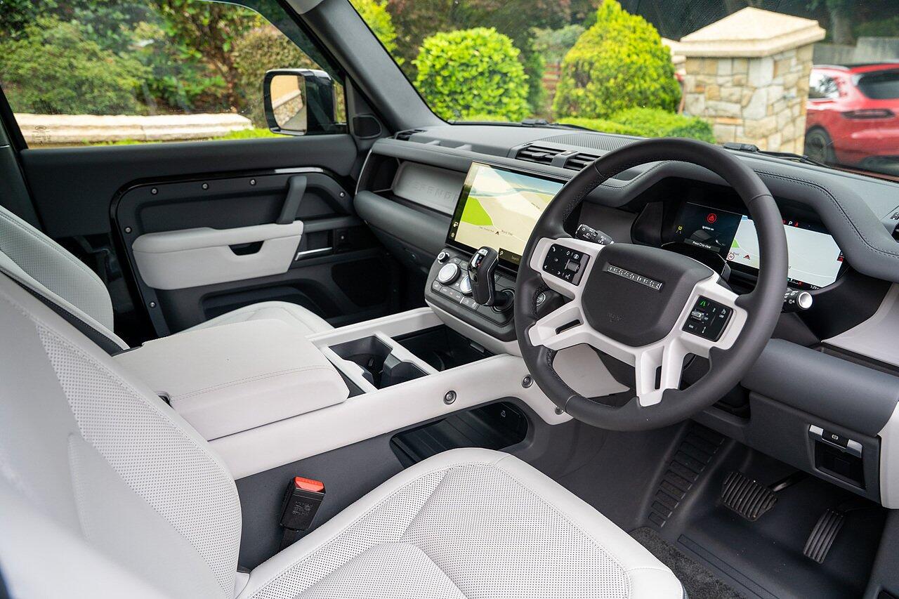 Land Rover Defender view 46