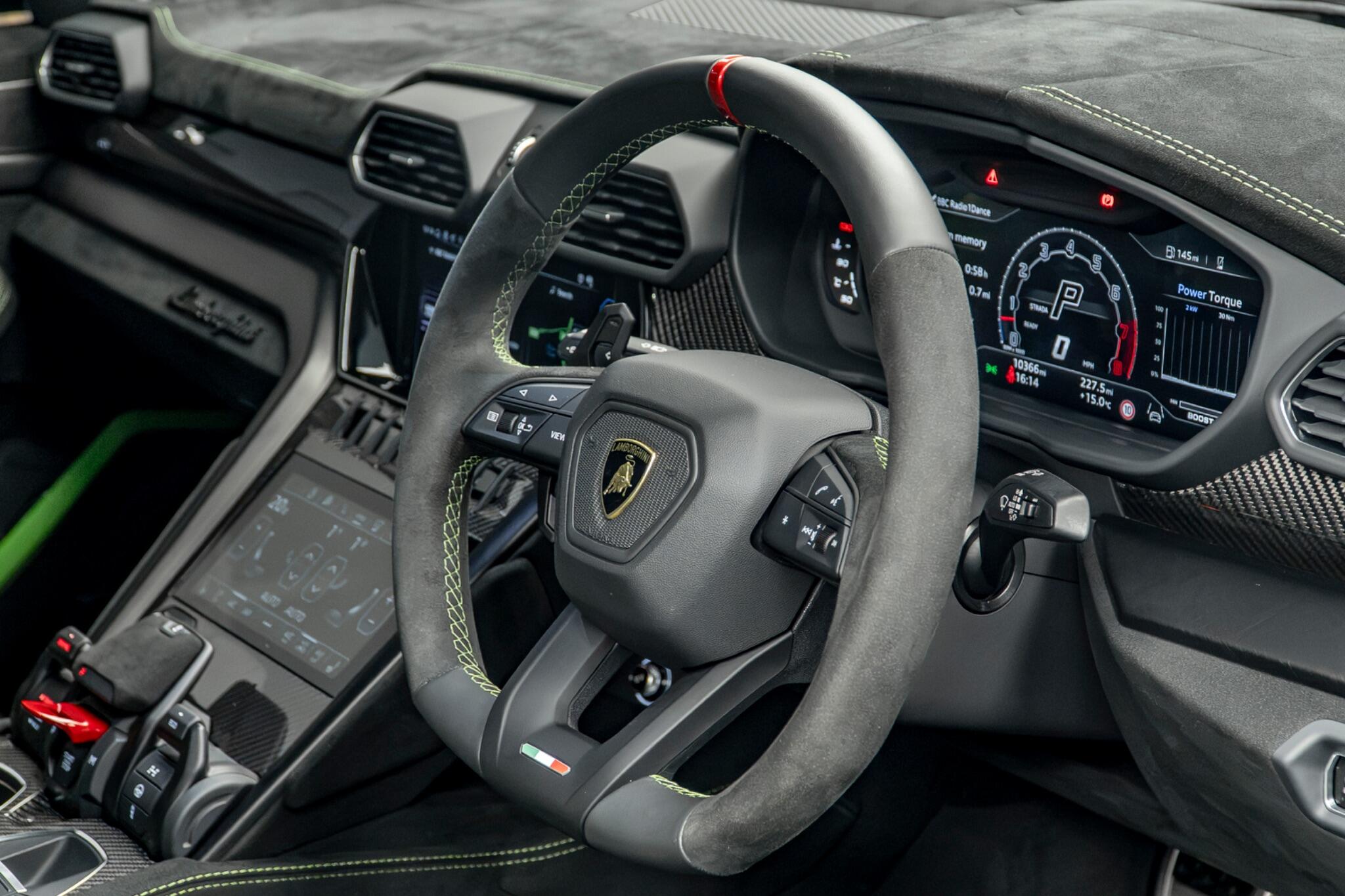Lamborghini Urus view 28
