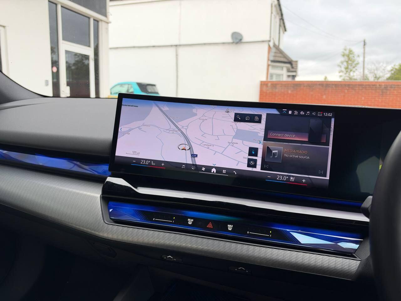 BMW i5 view 42