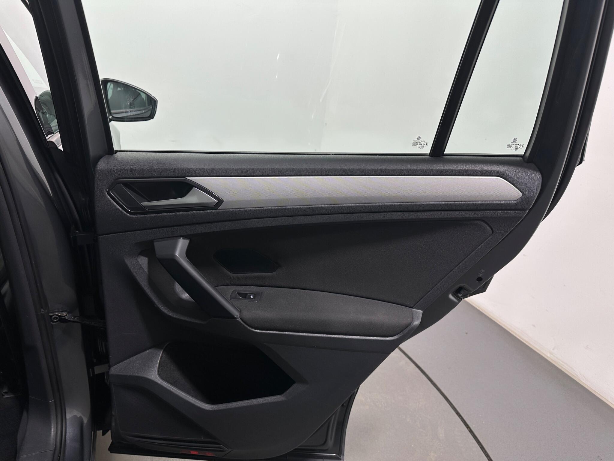 Volkswagen Tiguan view 37