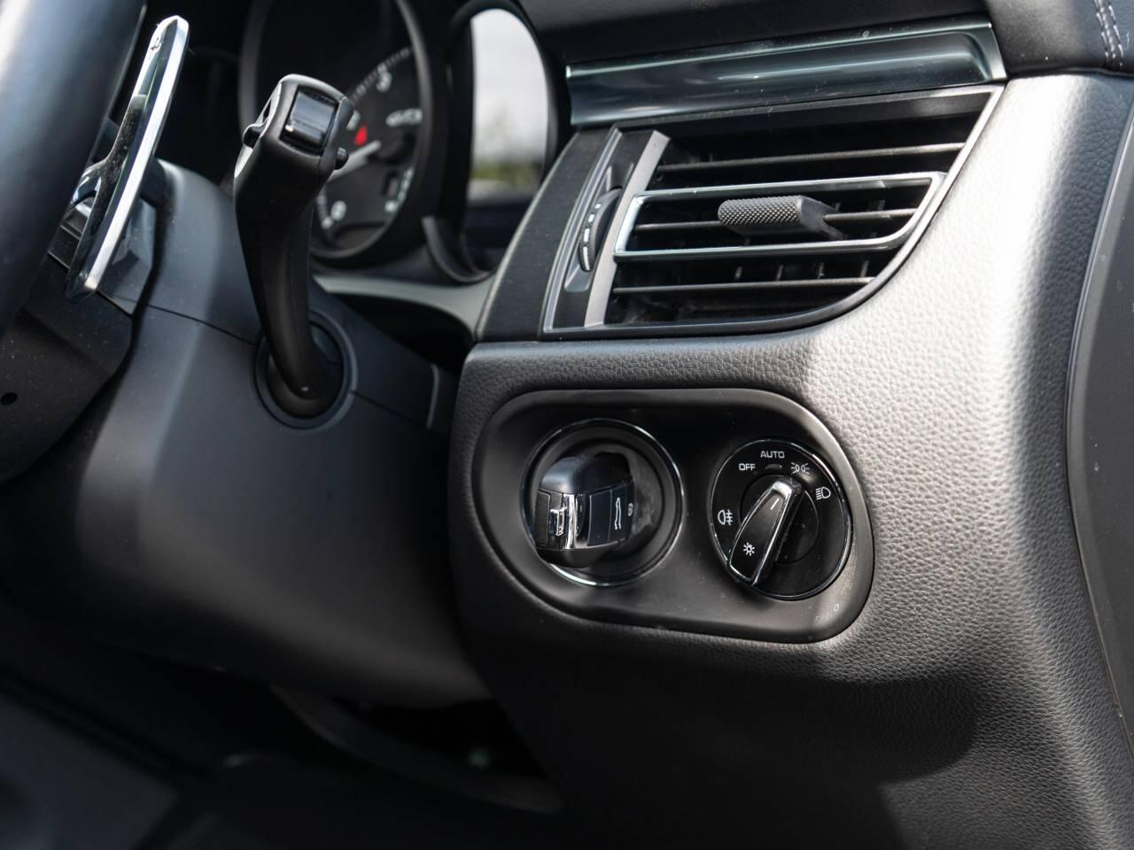 Porsche Macan view 21