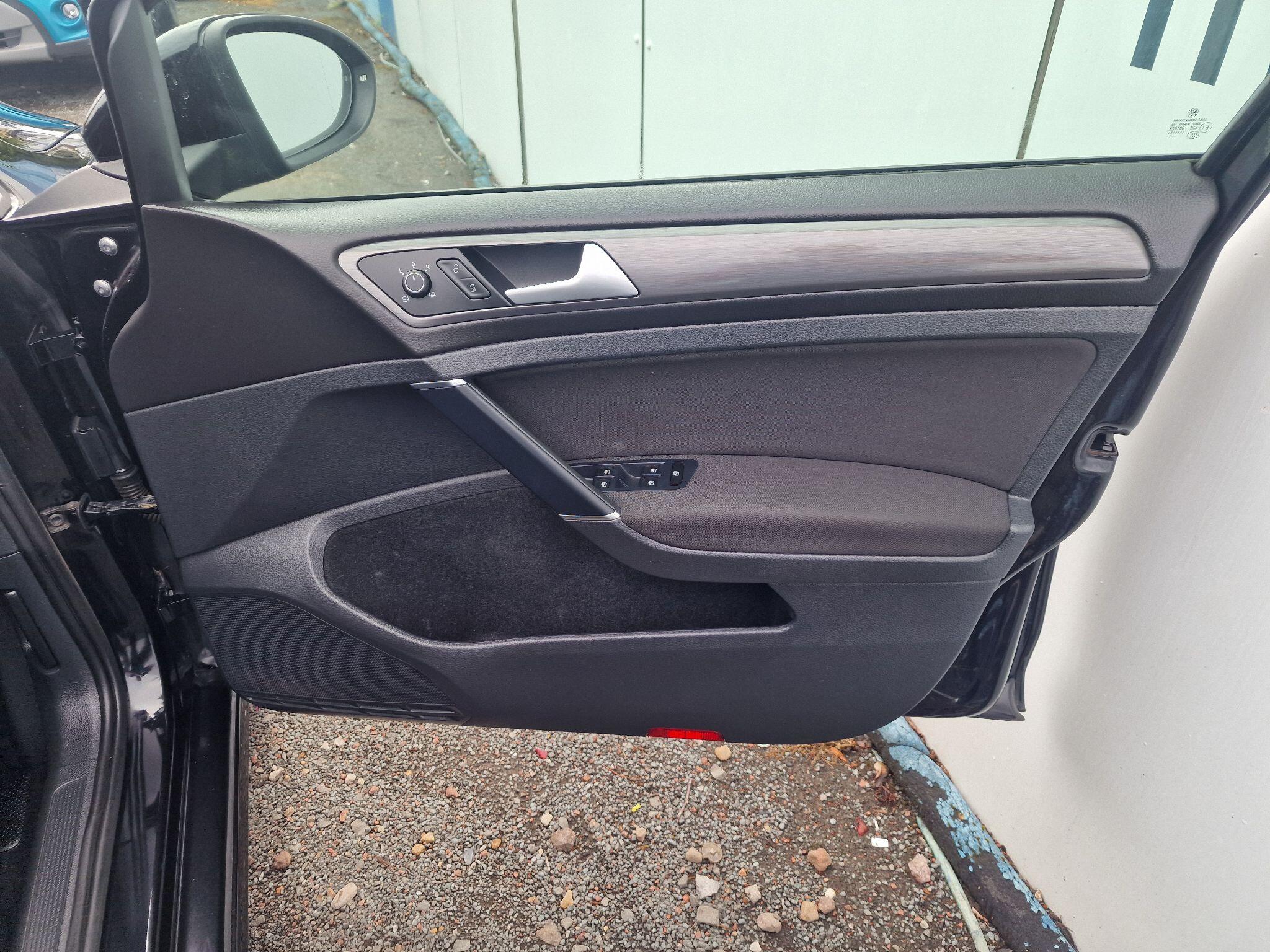 Volkswagen Golf view 41