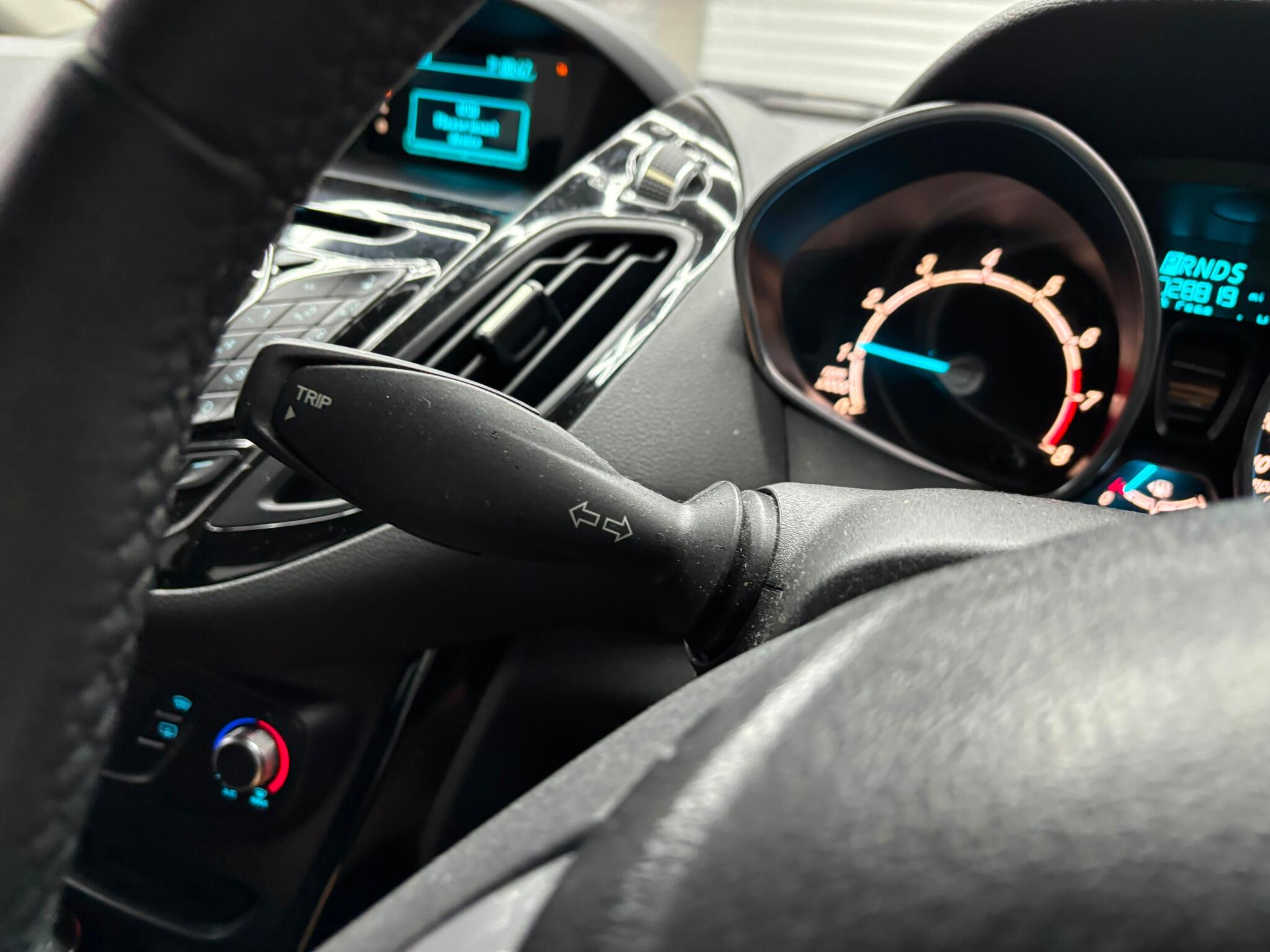 Ford B-Max view 22