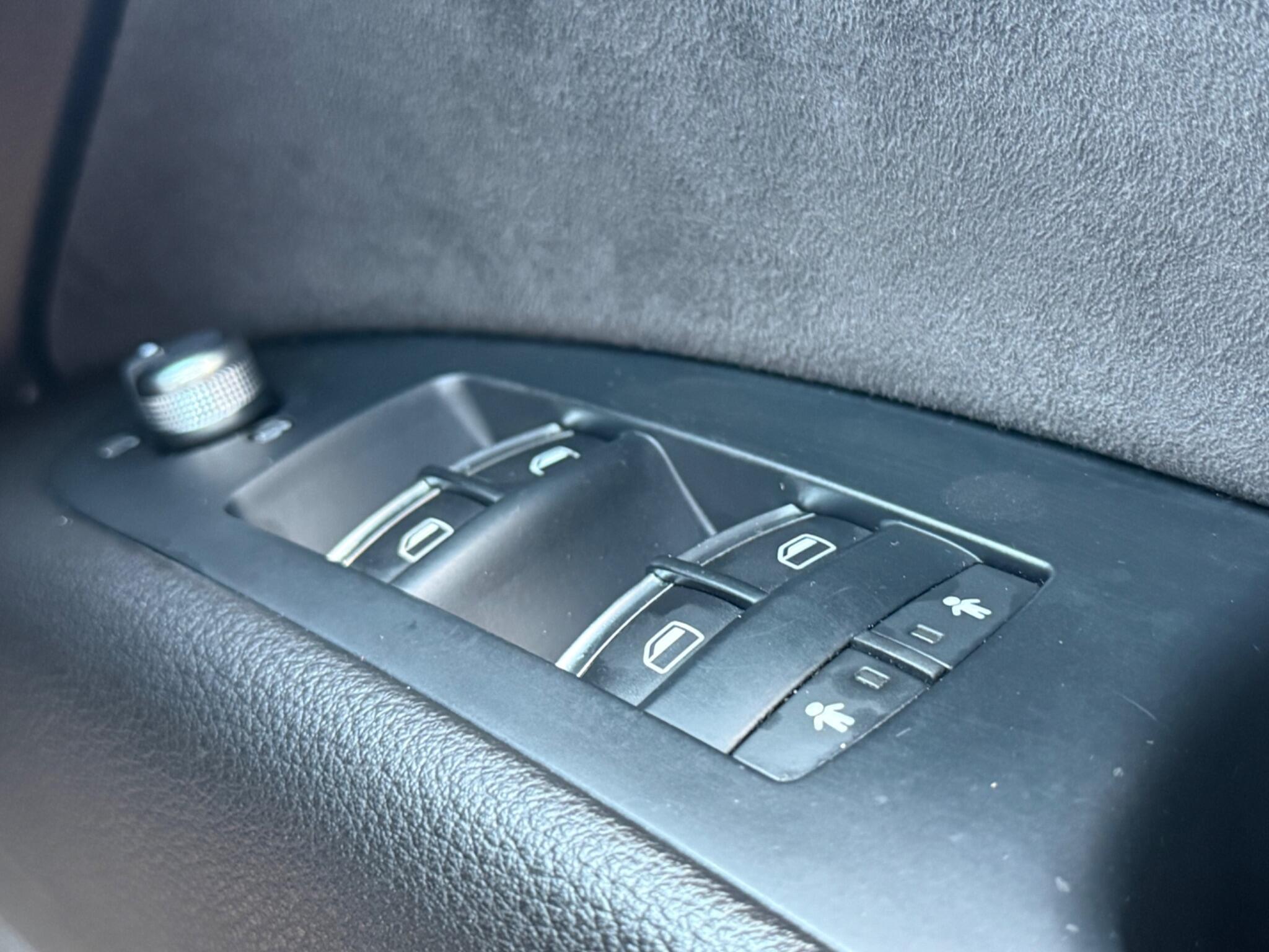 Audi Q7 view 19