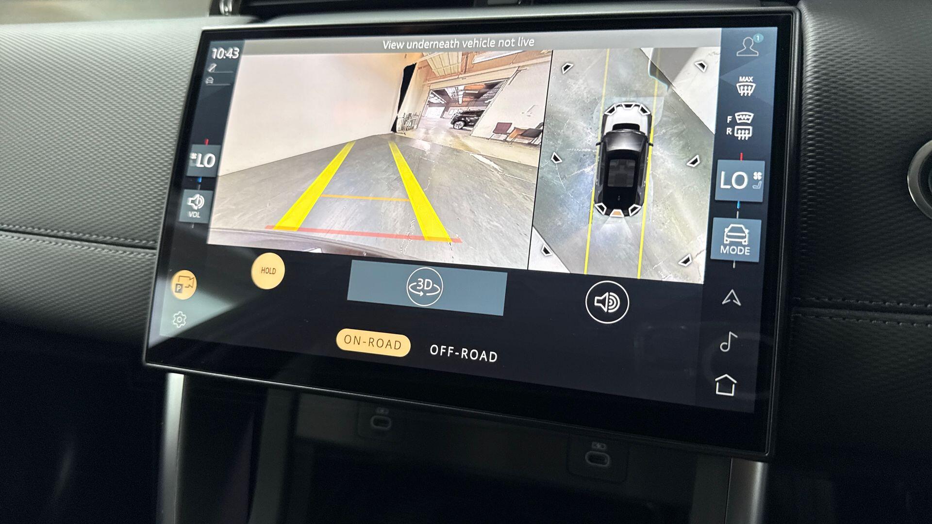 Land Rover Discovery Sport view 12