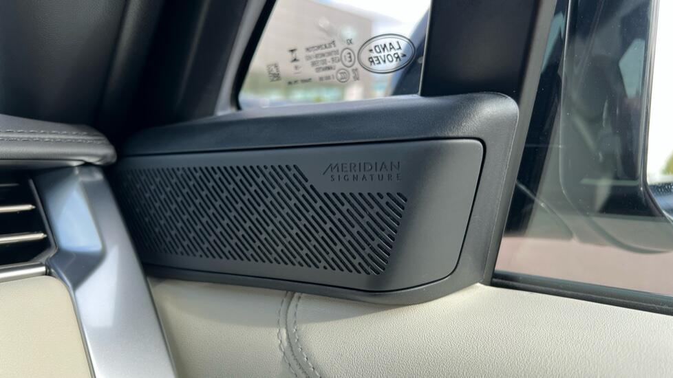 Land Rover Range Rover view 24