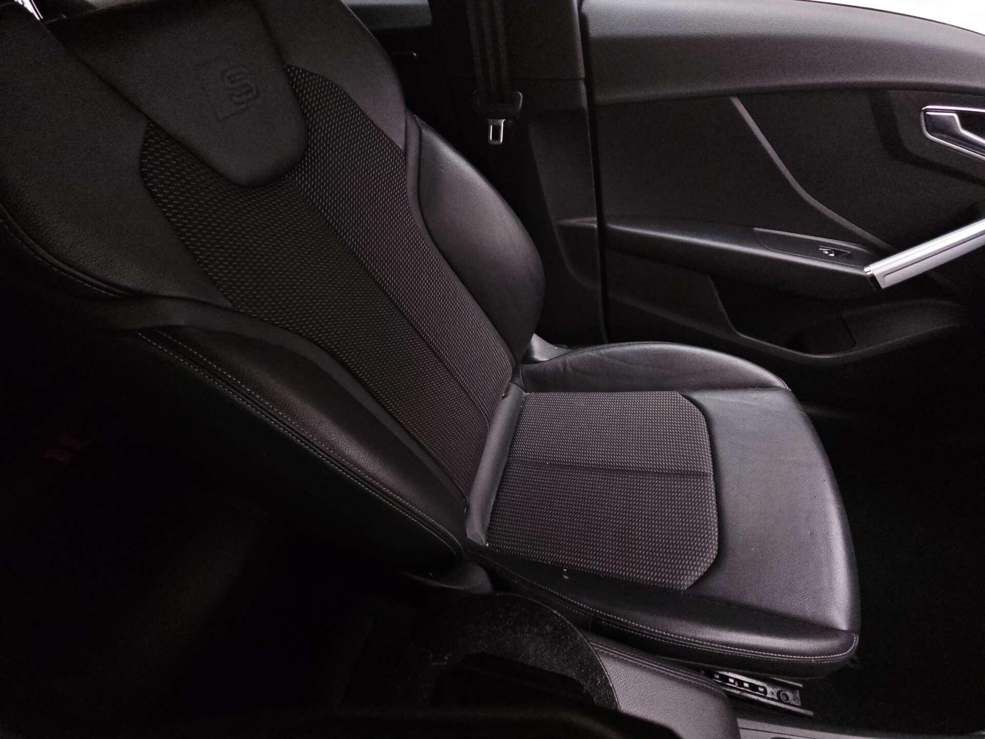 Audi Q2 view 10