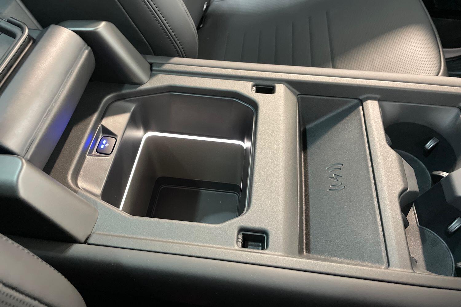 Land Rover Defender view 43