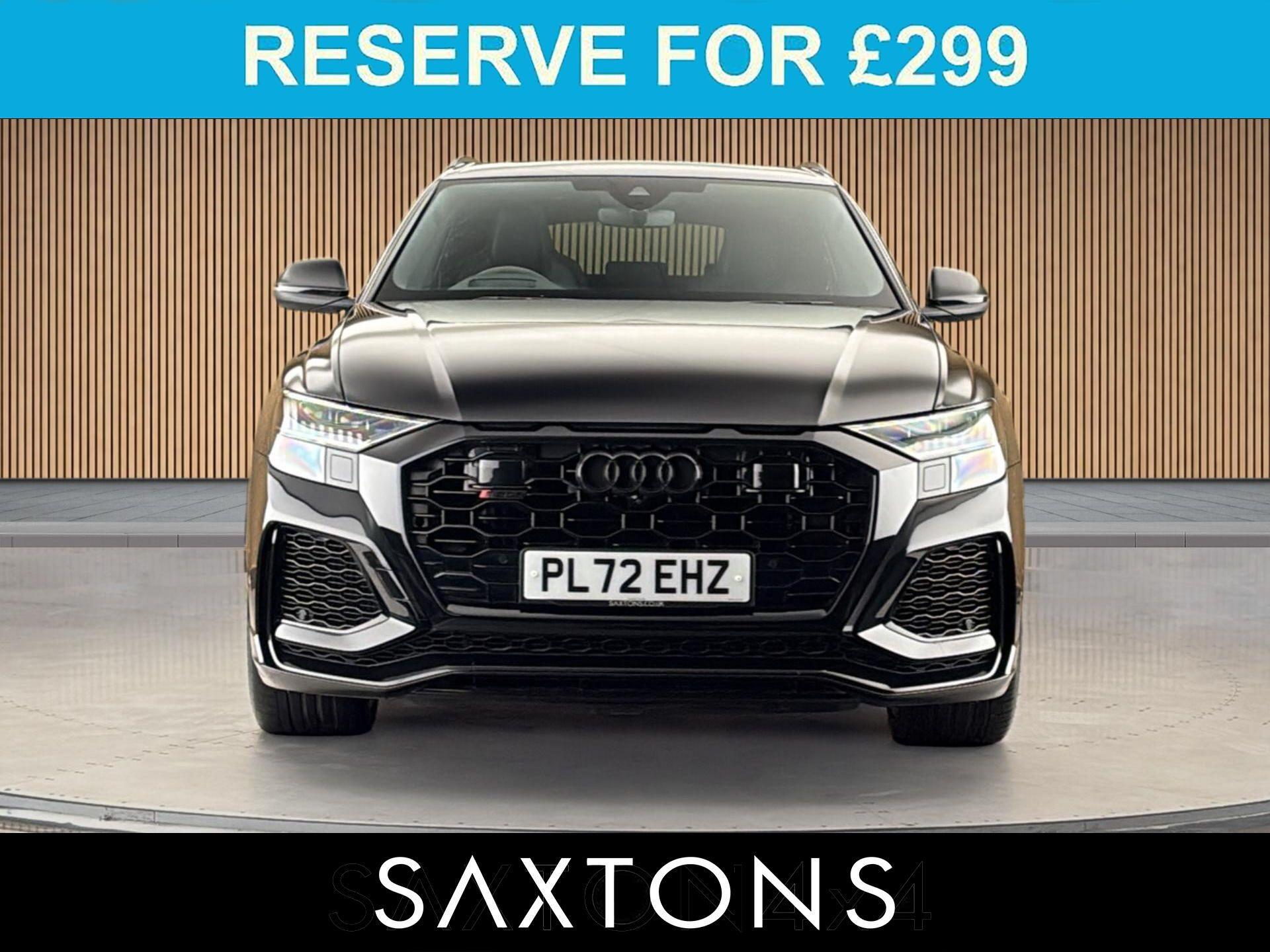 Audi RS Q8 view 3