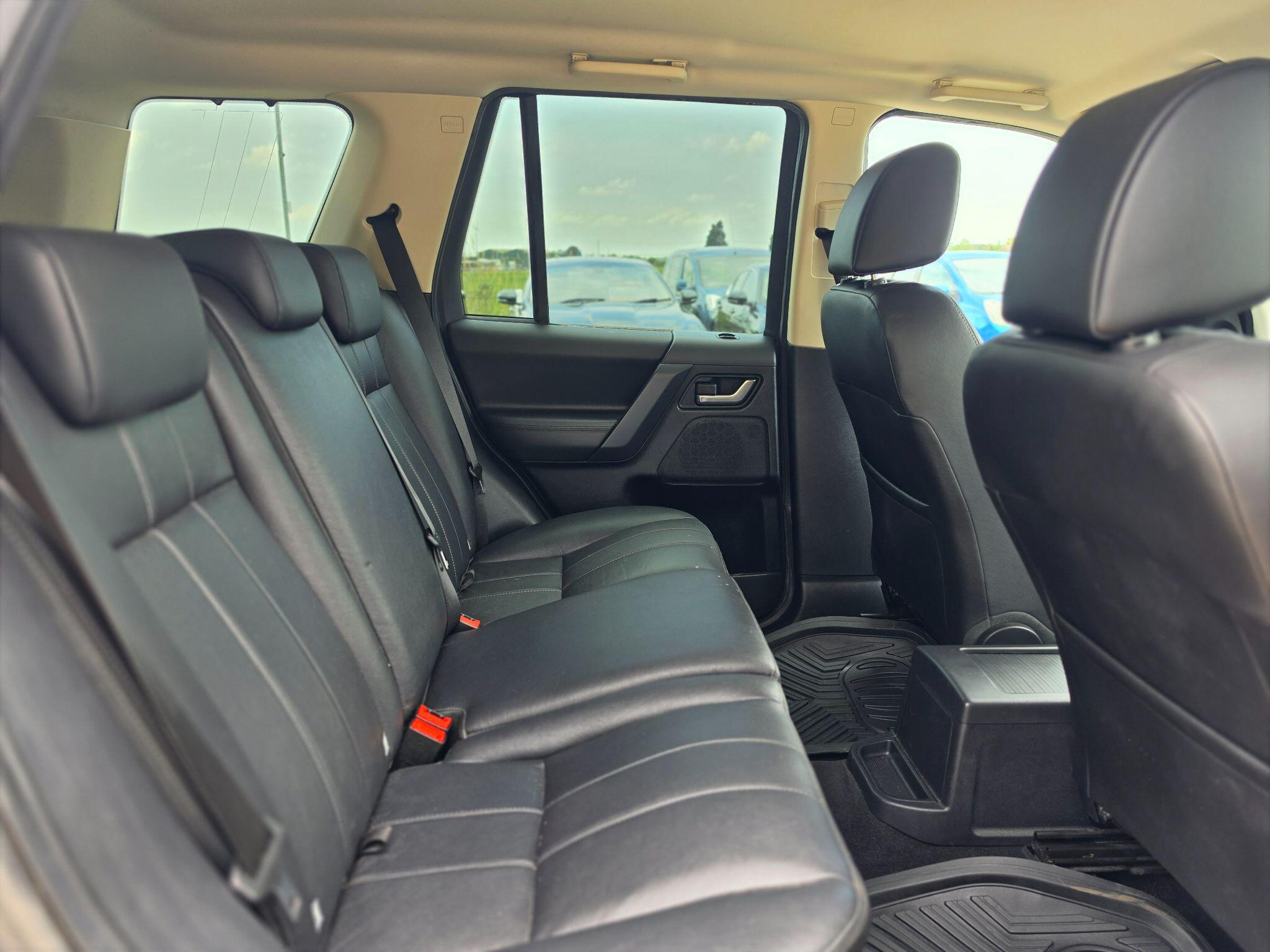 Land Rover Freelander 2 view 9