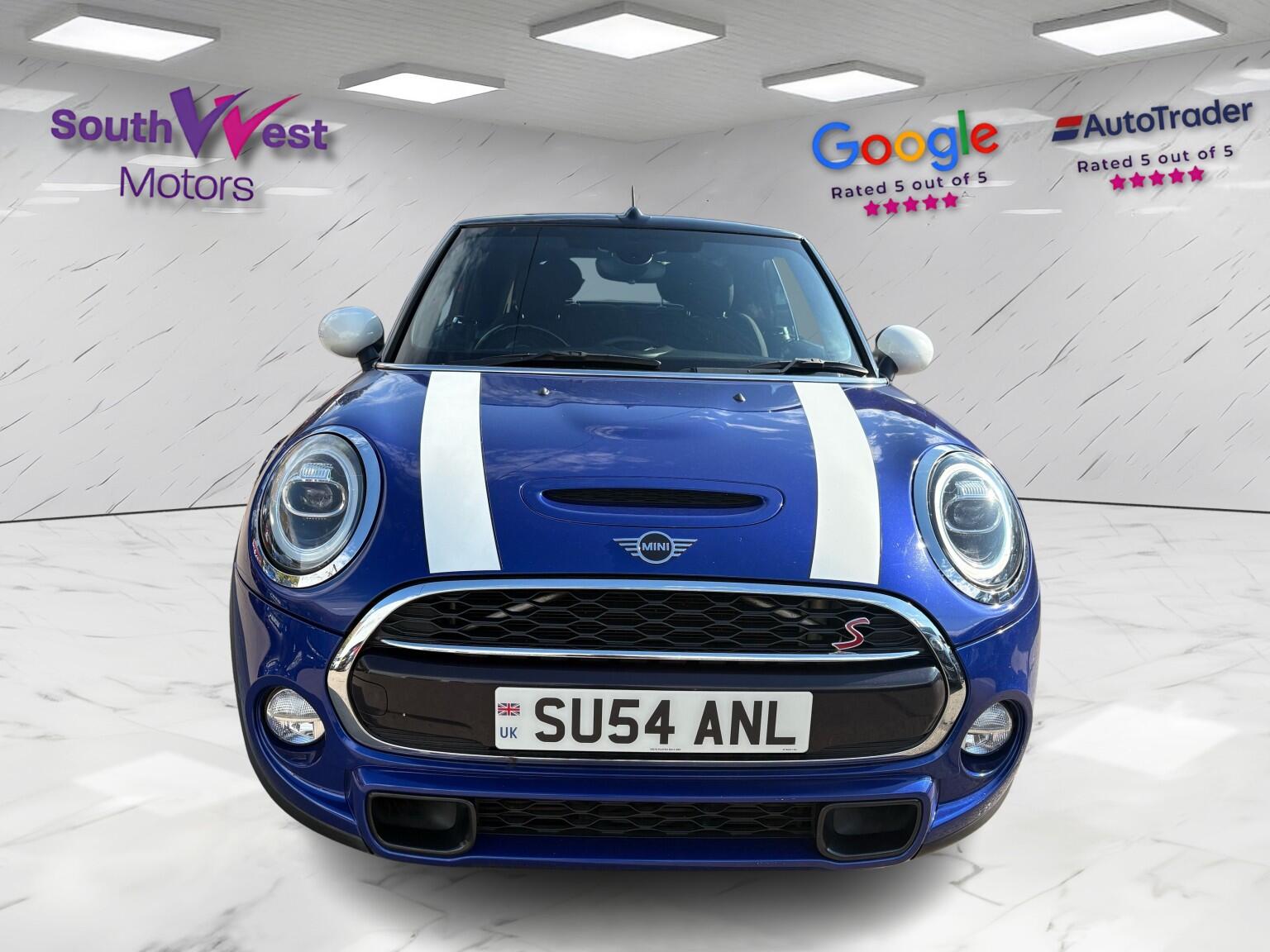 Mini Convertible view 3