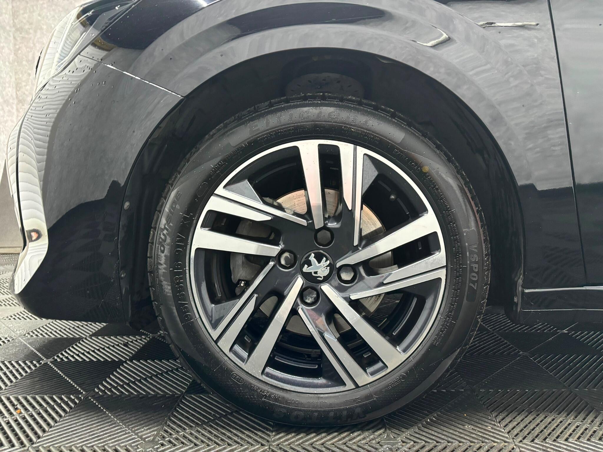 Peugeot 208 view 26