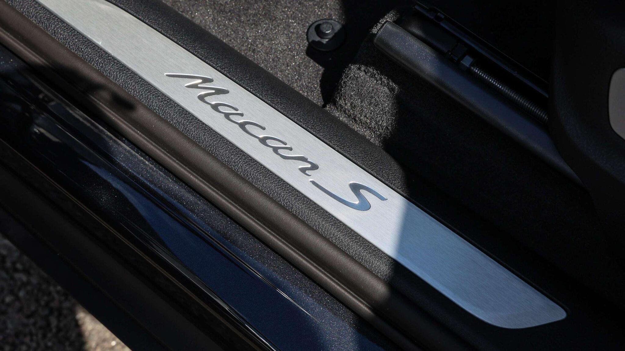 Porsche Macan view 20