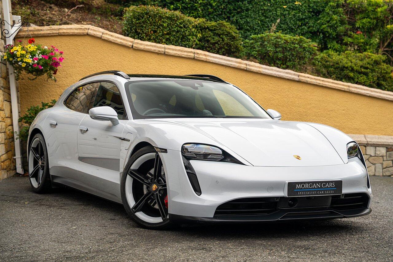 Porsche Taycan view 18