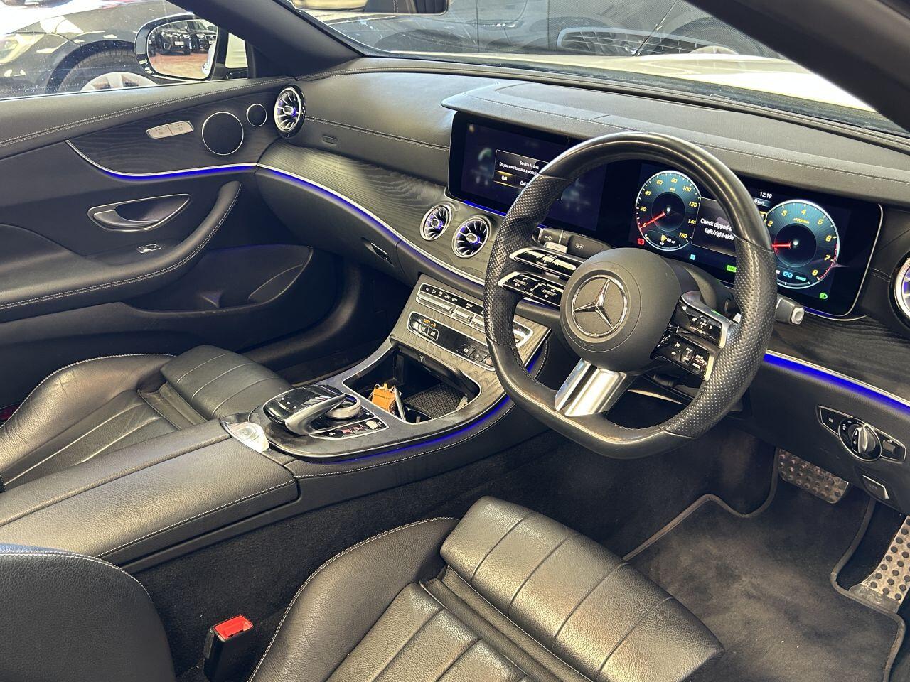 Mercedes-Benz E Class view 32
