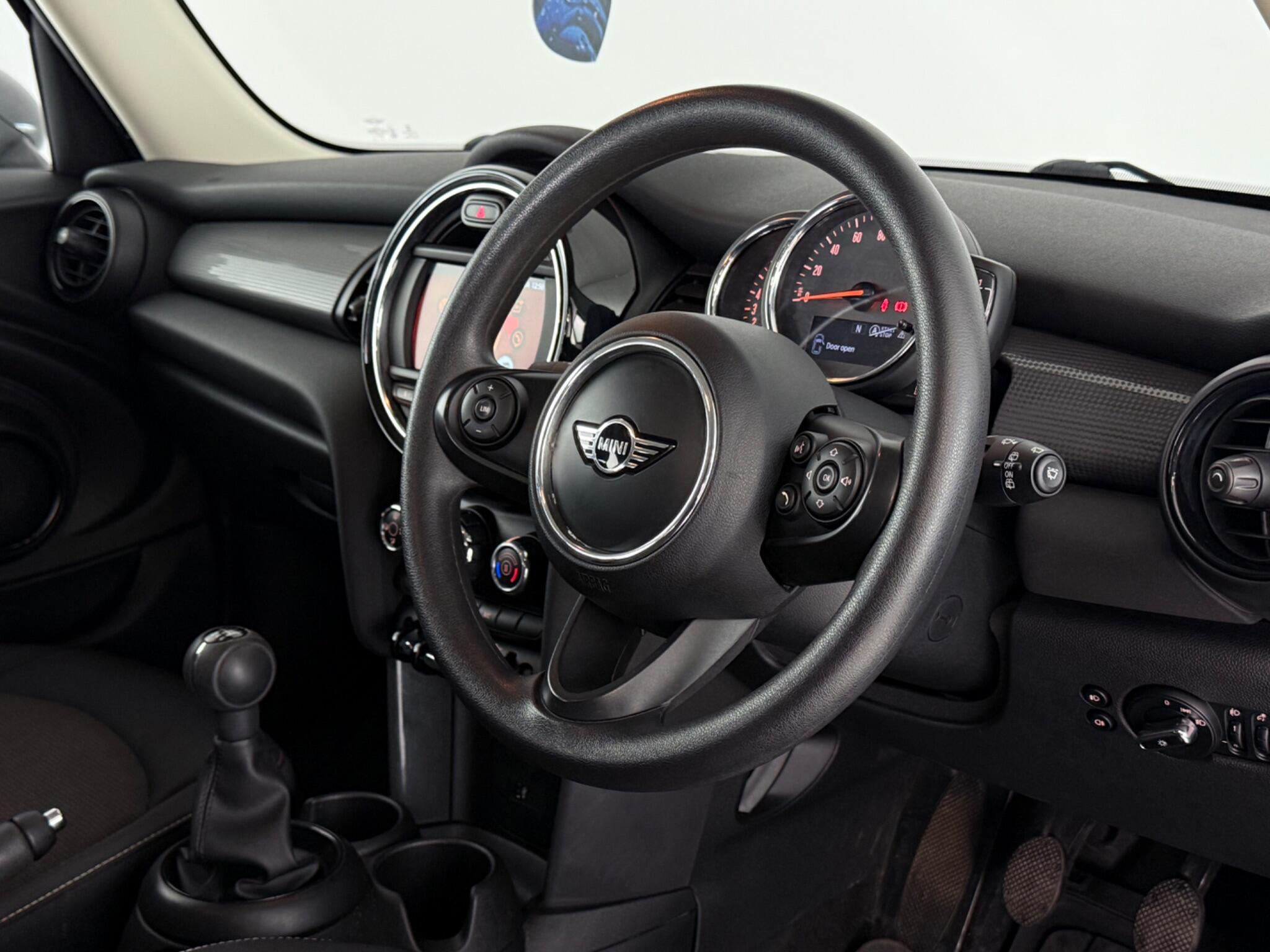 Mini Hatch view 3