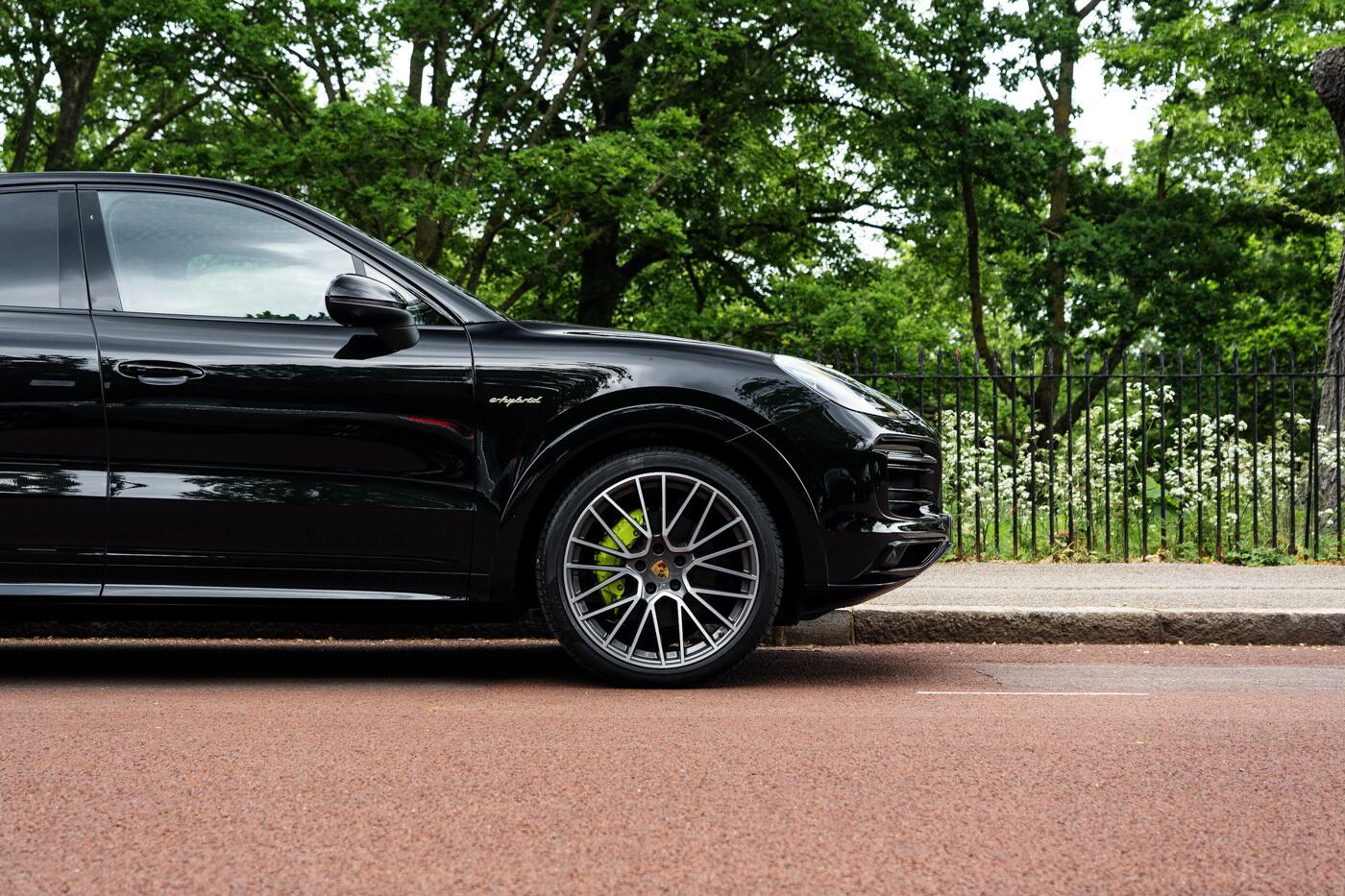 Porsche Cayenne view 8