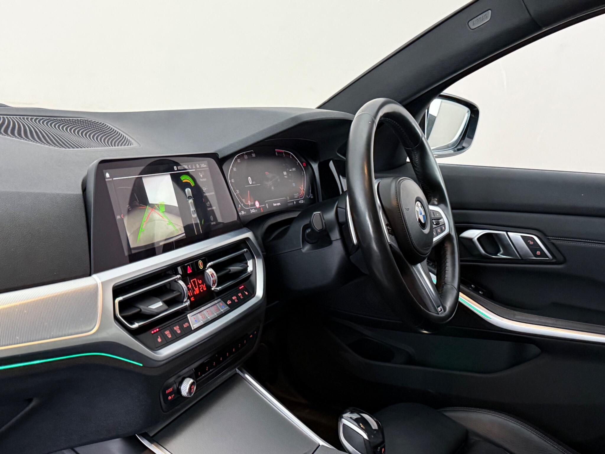 BMW 3 Series view 17