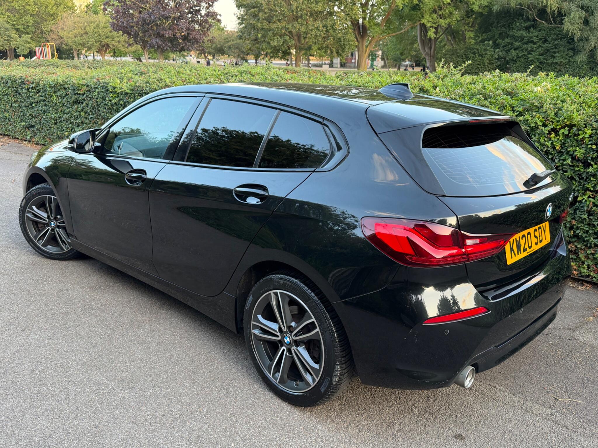 BMW 1 Series view 4