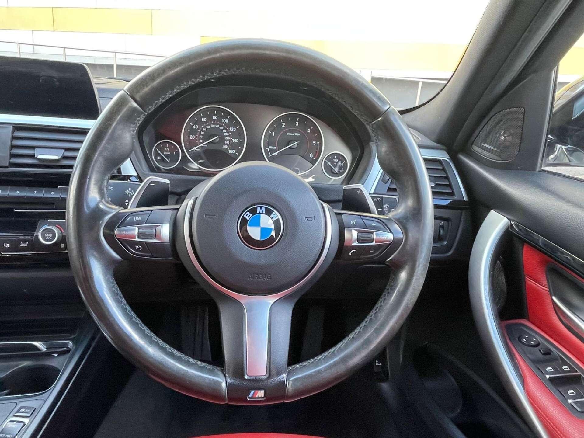 BMW 3 Series view 11