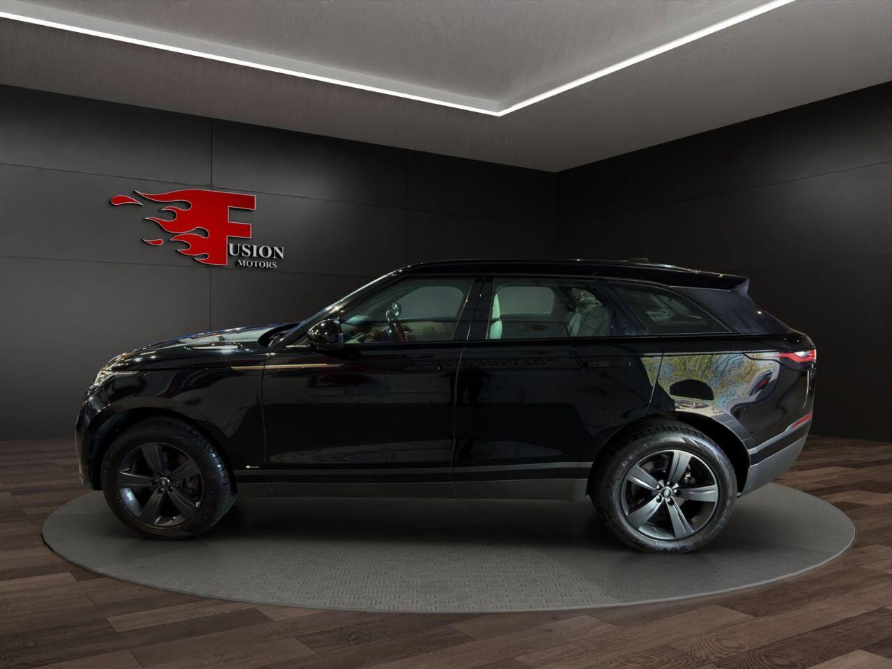 Land Rover Range Rover Velar view 4