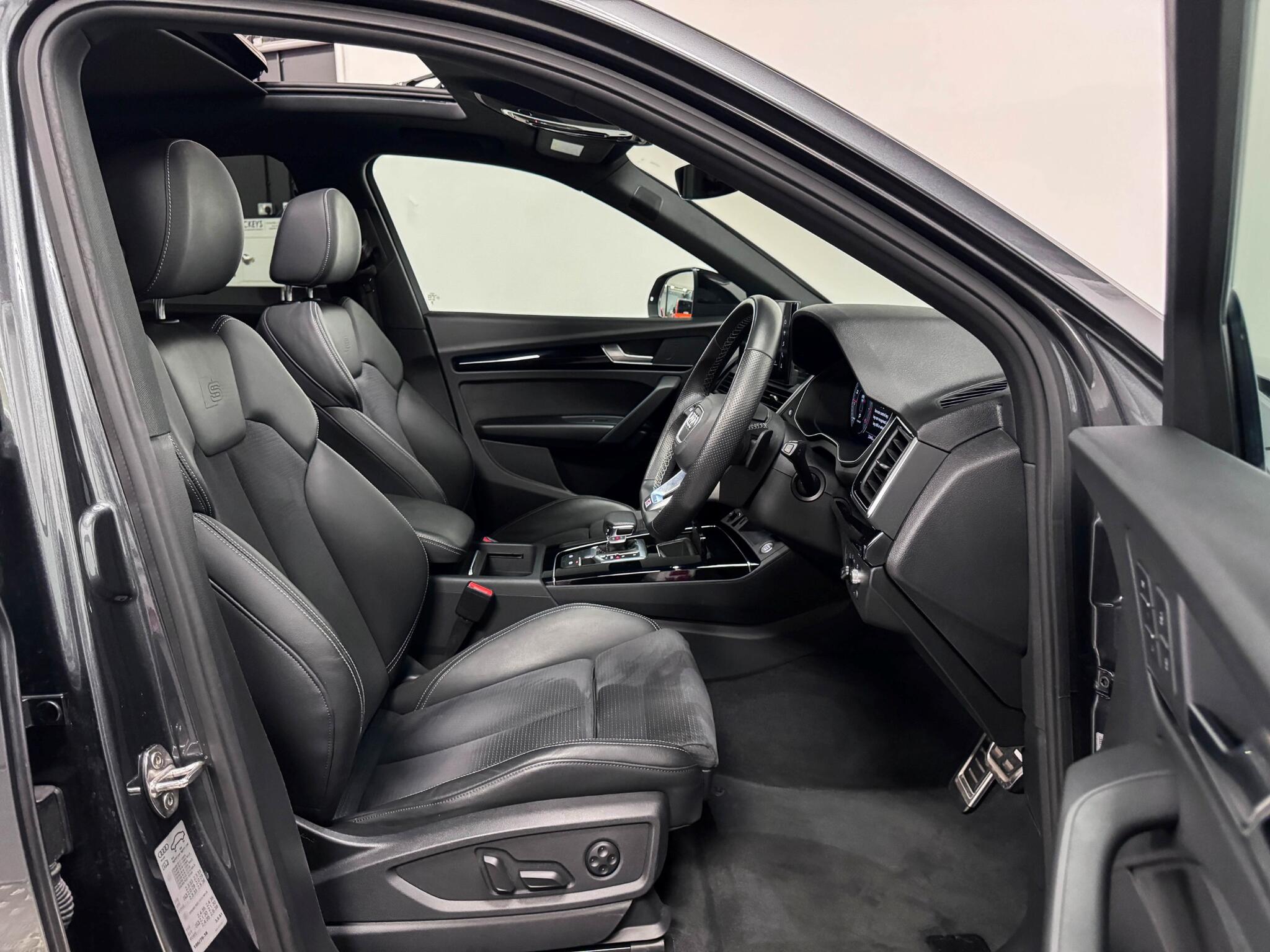 Audi Q5 view 31