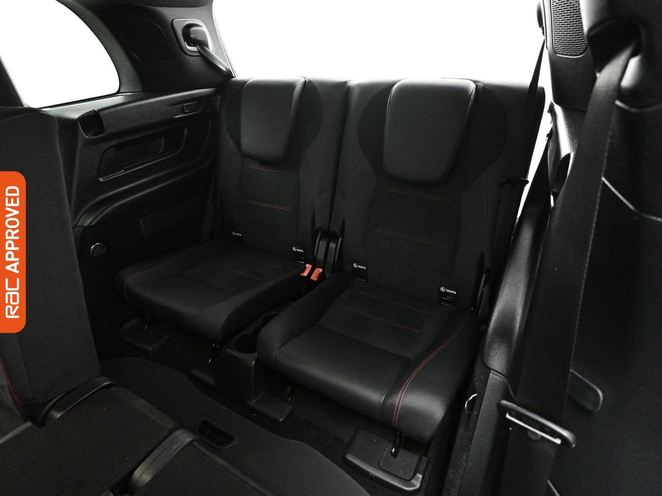 Mercedes-Benz GLB view 26