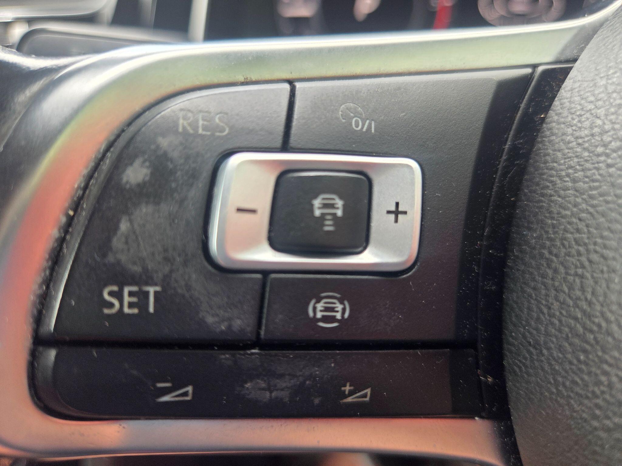 Volkswagen Golf view 17