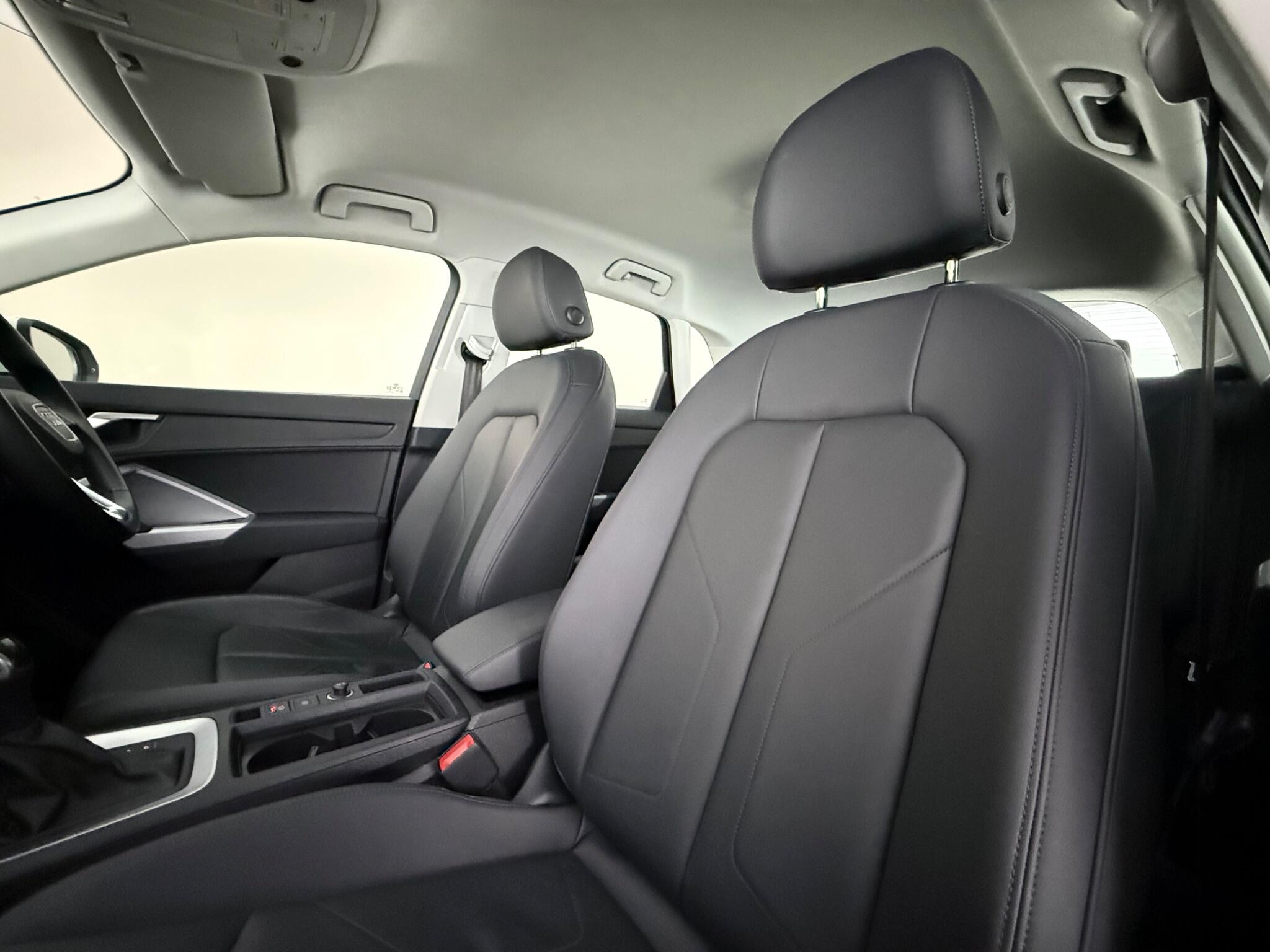Audi Q3 view 34