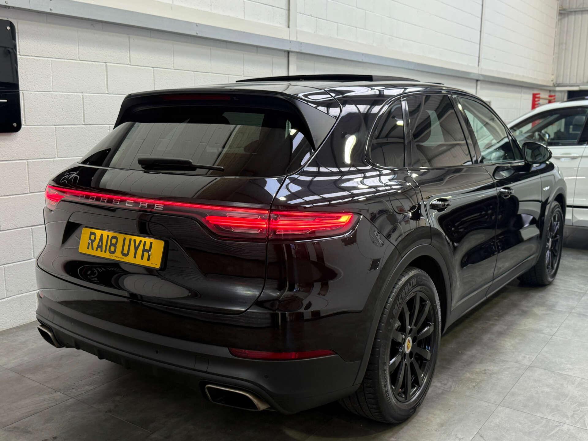 Porsche Cayenne view 8