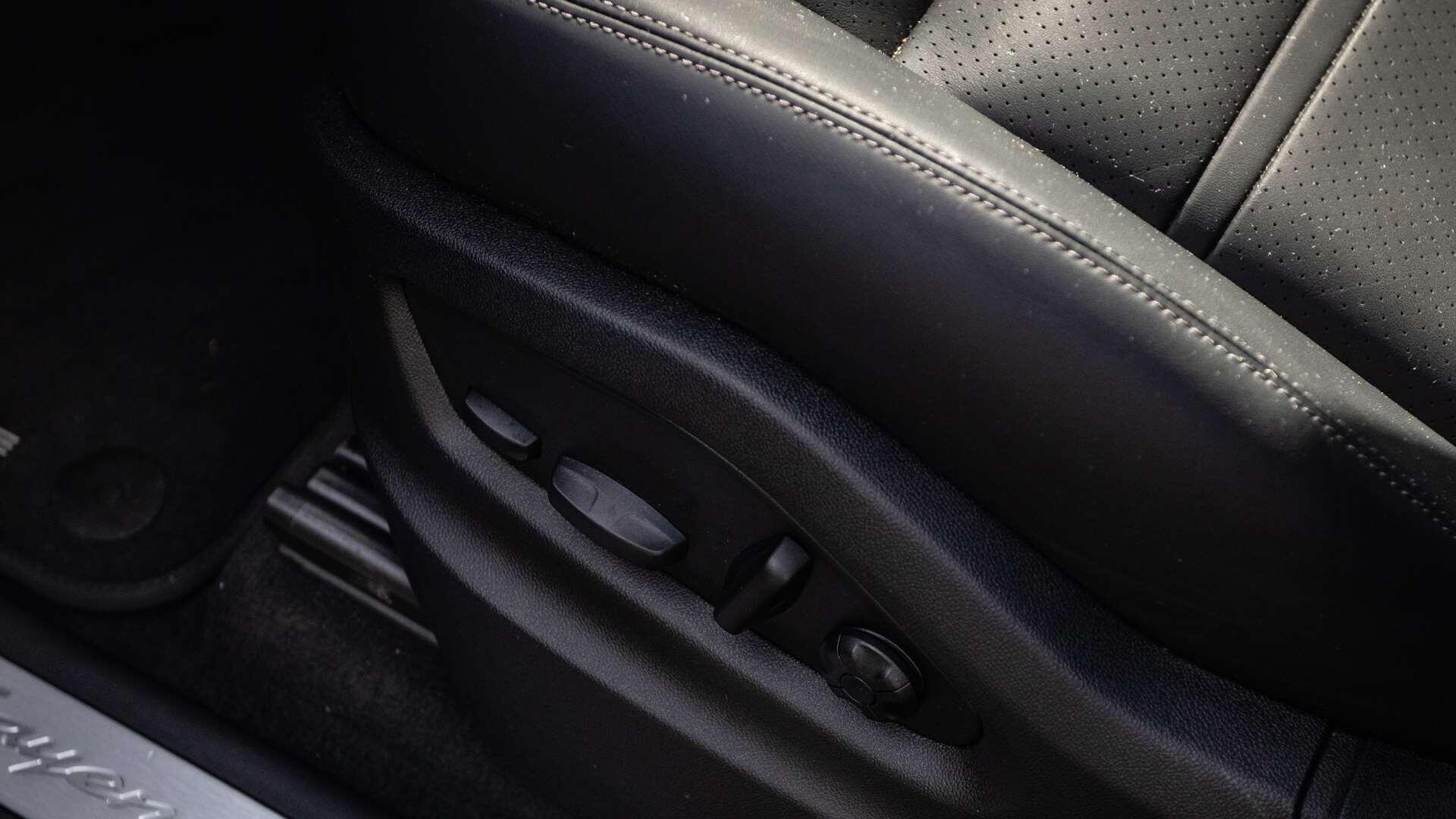 Porsche Cayenne view 28