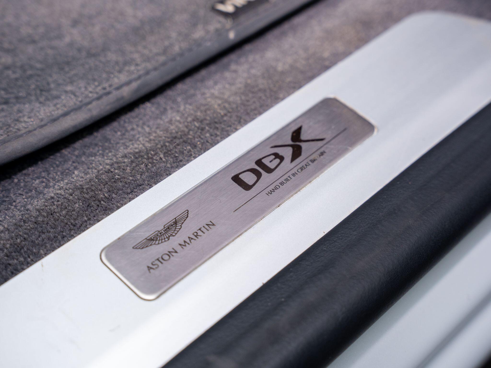 Aston Martin DBX view 36