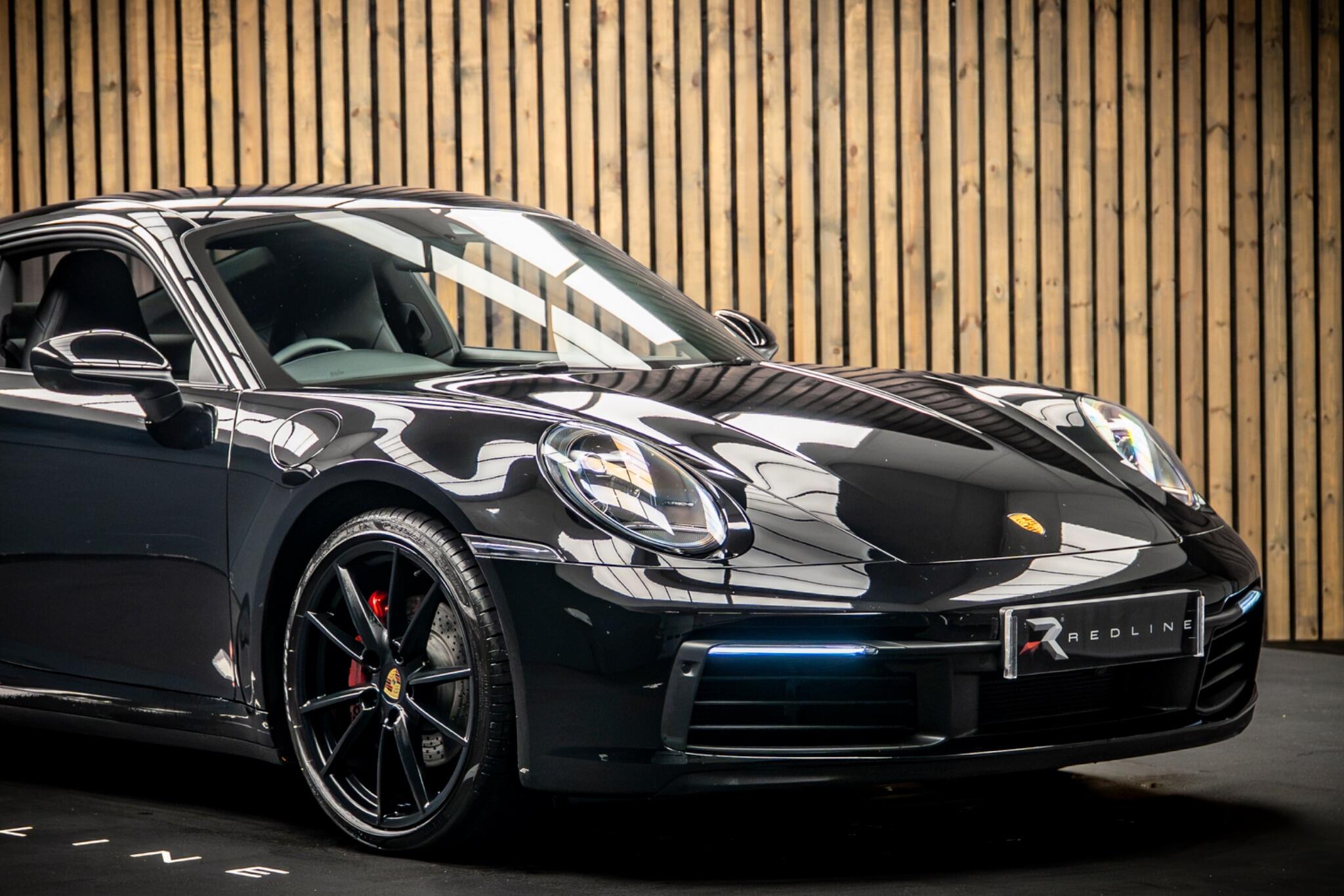Porsche 911 view 12