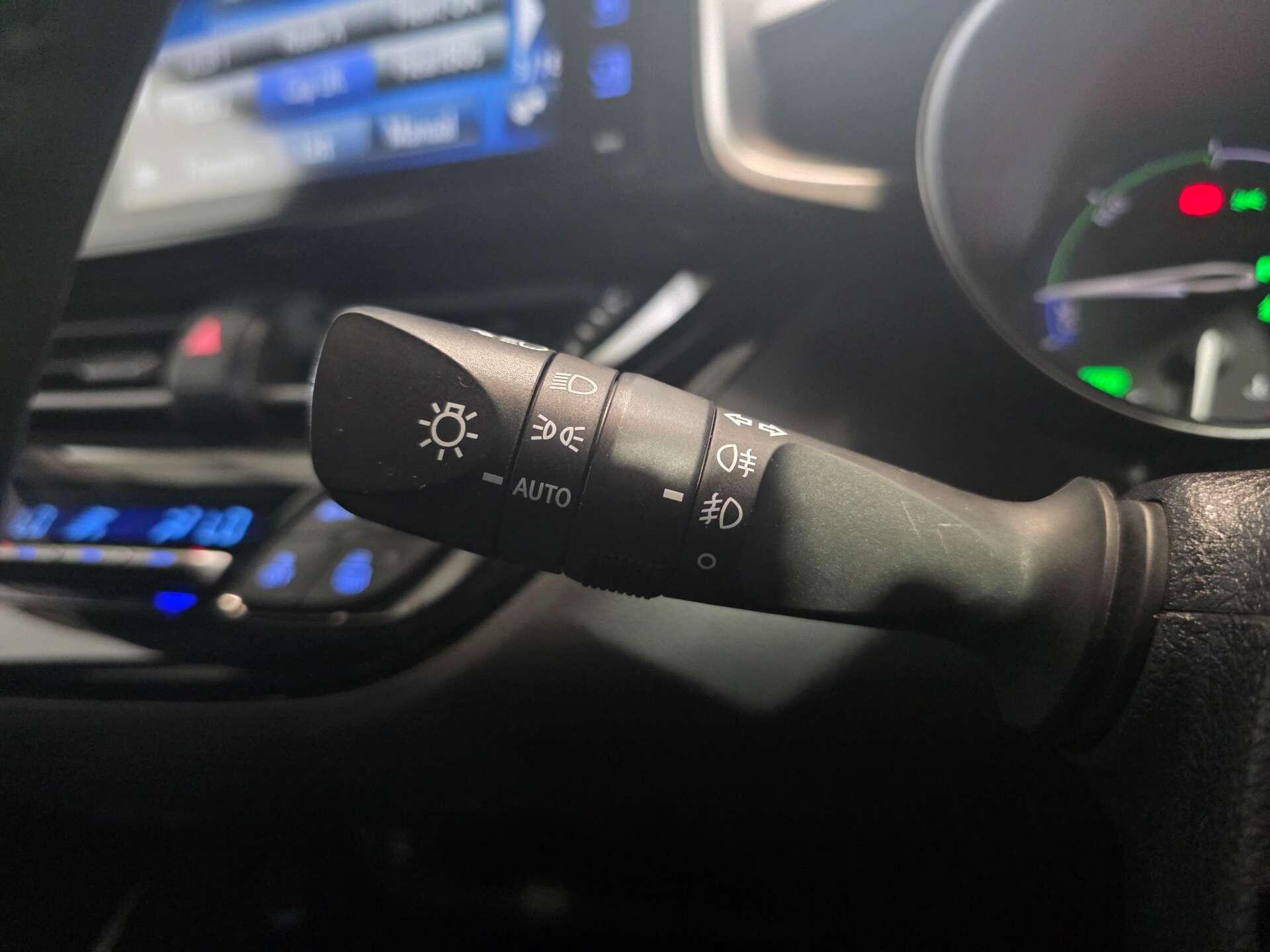 Toyota C-HR view 21