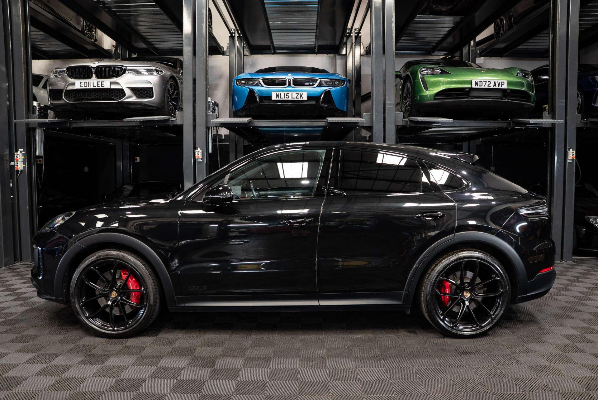 Porsche Cayenne view 8