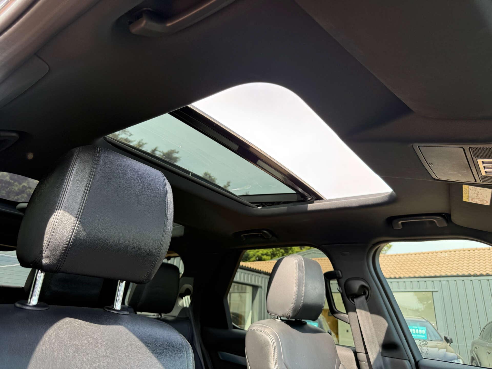 Land Rover Discovery view 39