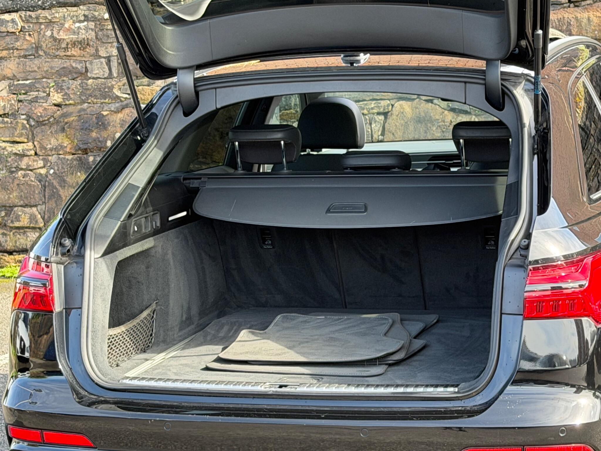 Audi A6 view 23