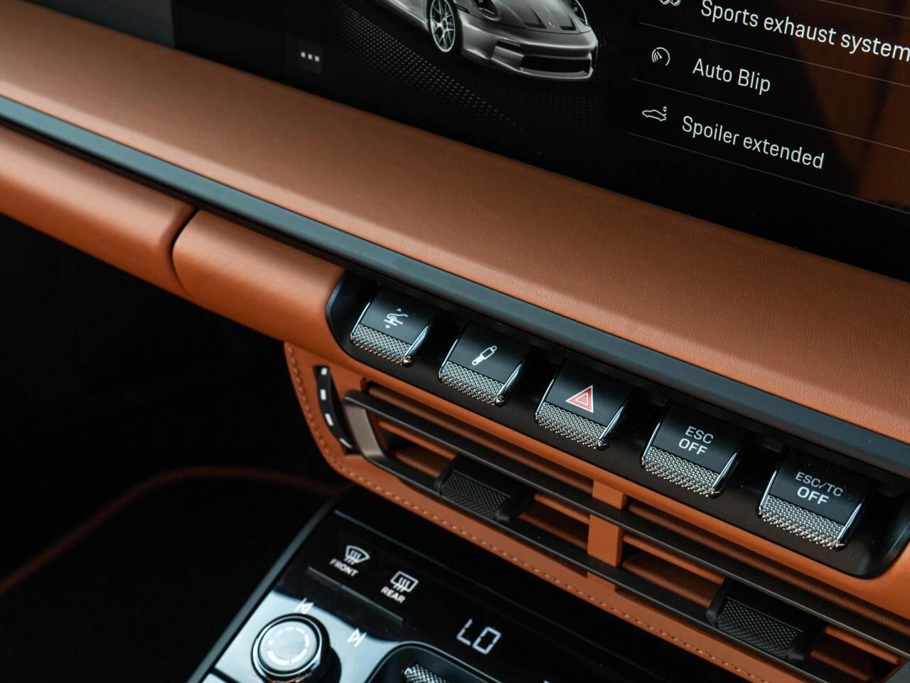 Porsche 911 view 37