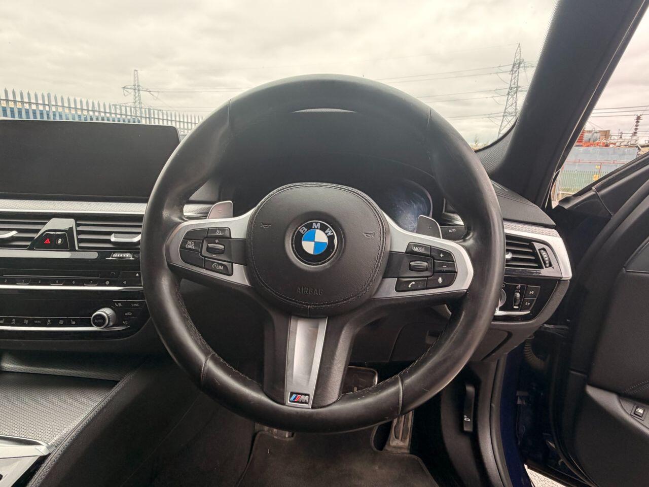BMW 5 Series view 18