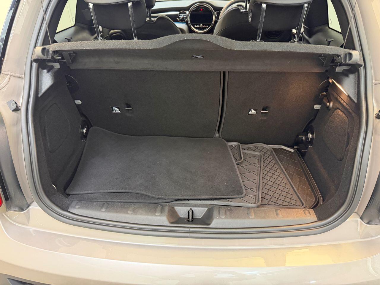 Mini Cooper view 28