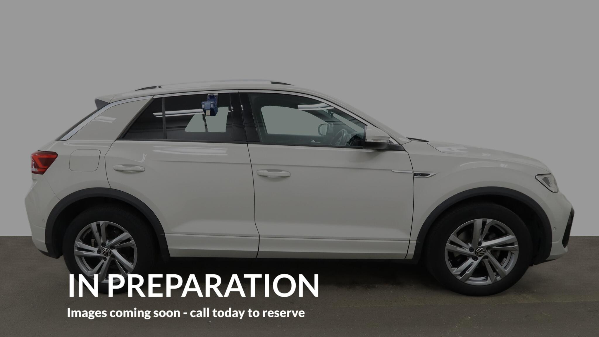 Volkswagen T-Roc view 5