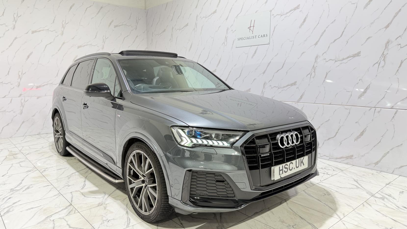 Audi Q7 view 45