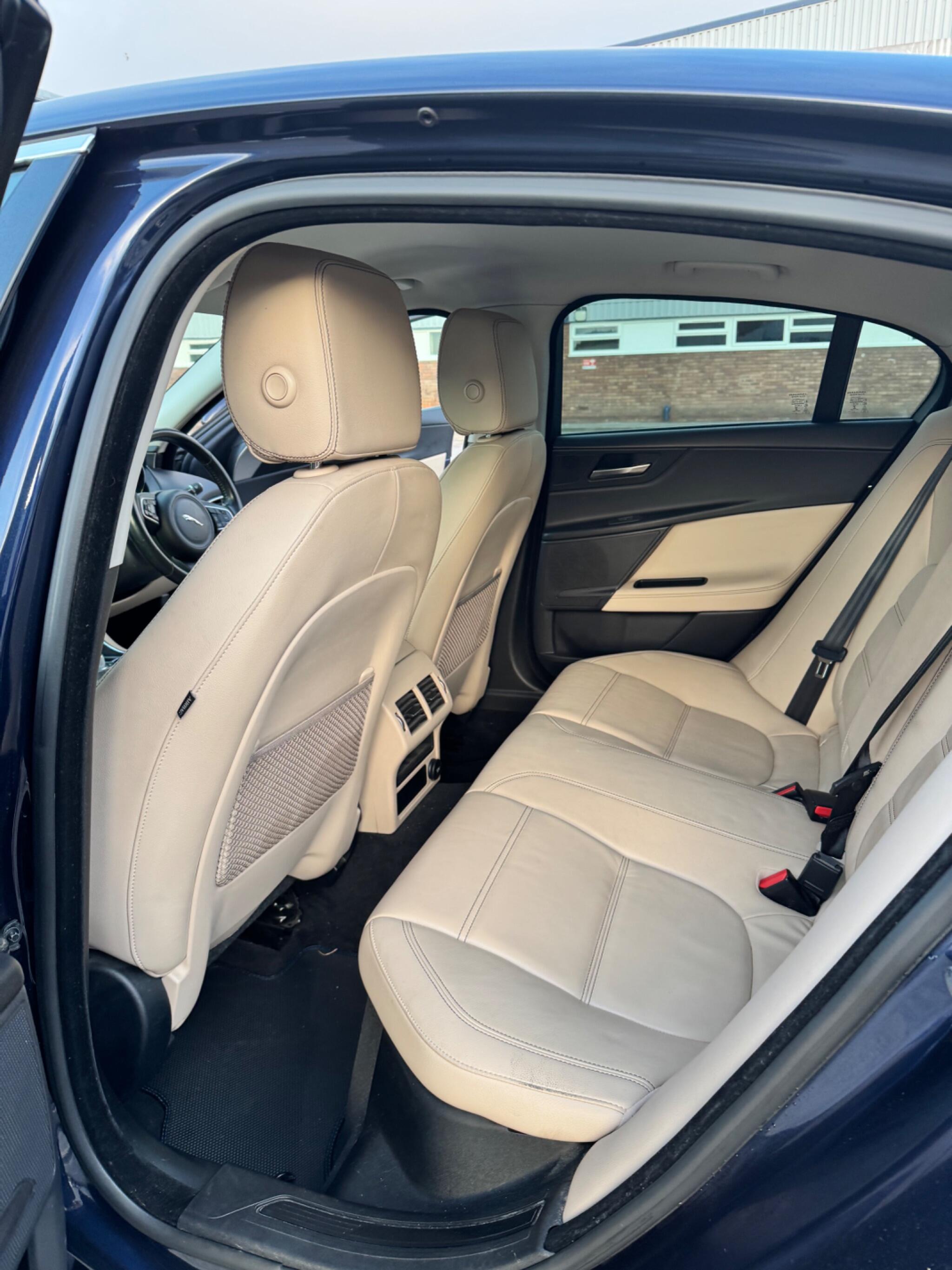 Jaguar Xe view 25