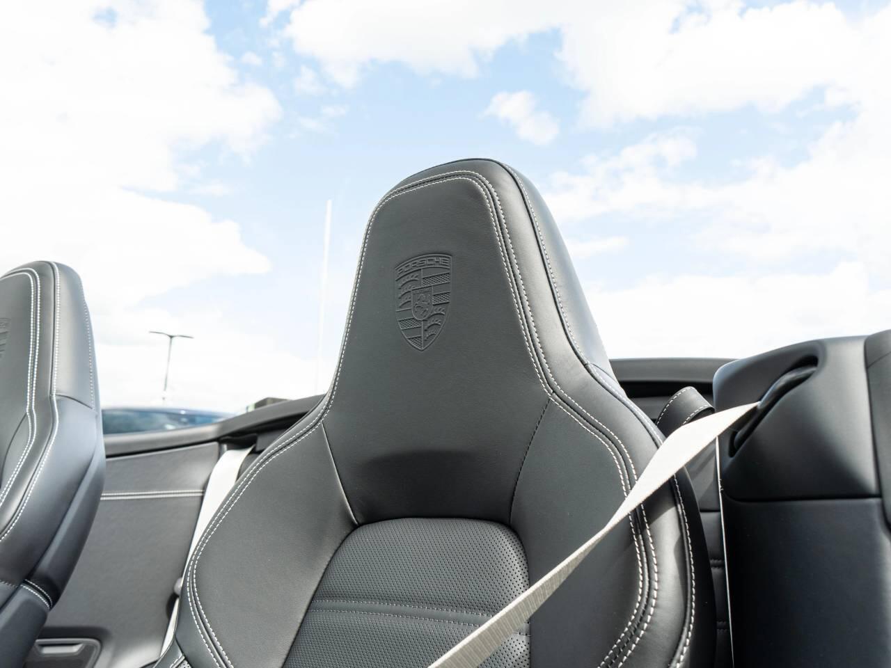 Porsche 911 view 45